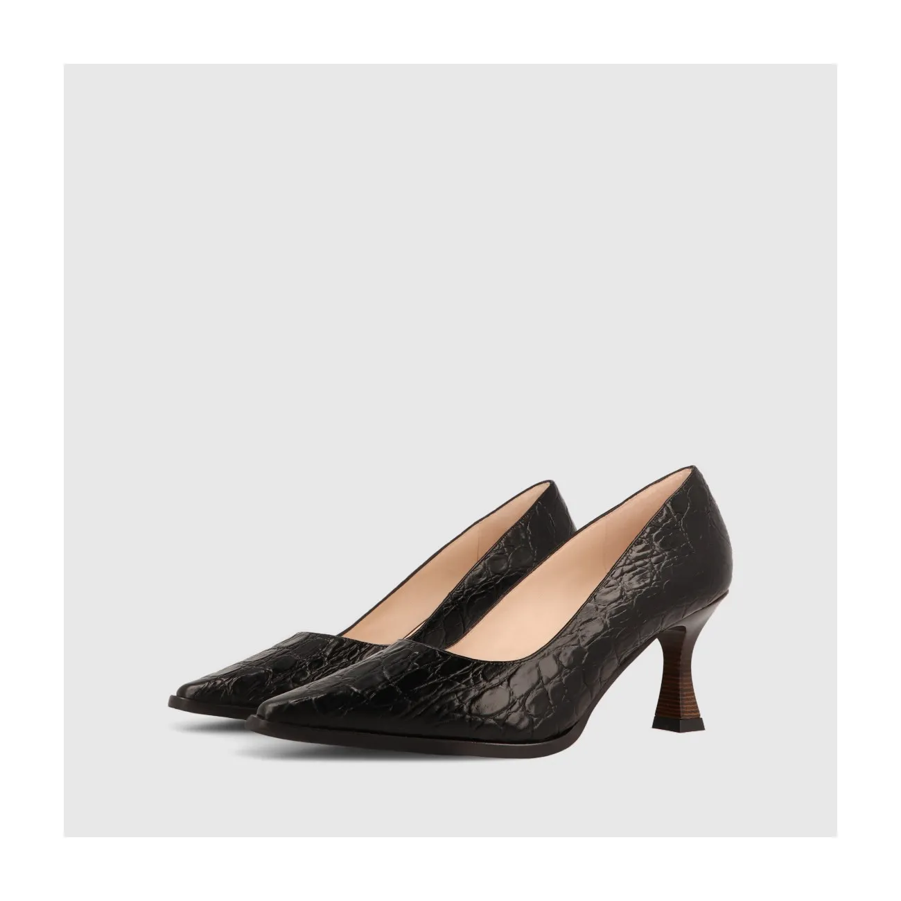 Chaussure de salon Joana en cuir possédant un imprimé d´animal de couleur noire | LODI Chaussures de femme en ligne