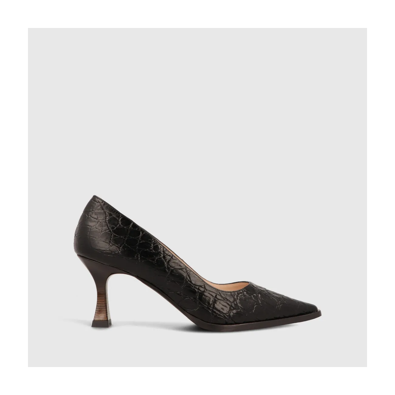 Chaussure de salon Joana en cuir possédant un imprimé d´animal de couleur noire | LODI Chaussures de femme en ligne