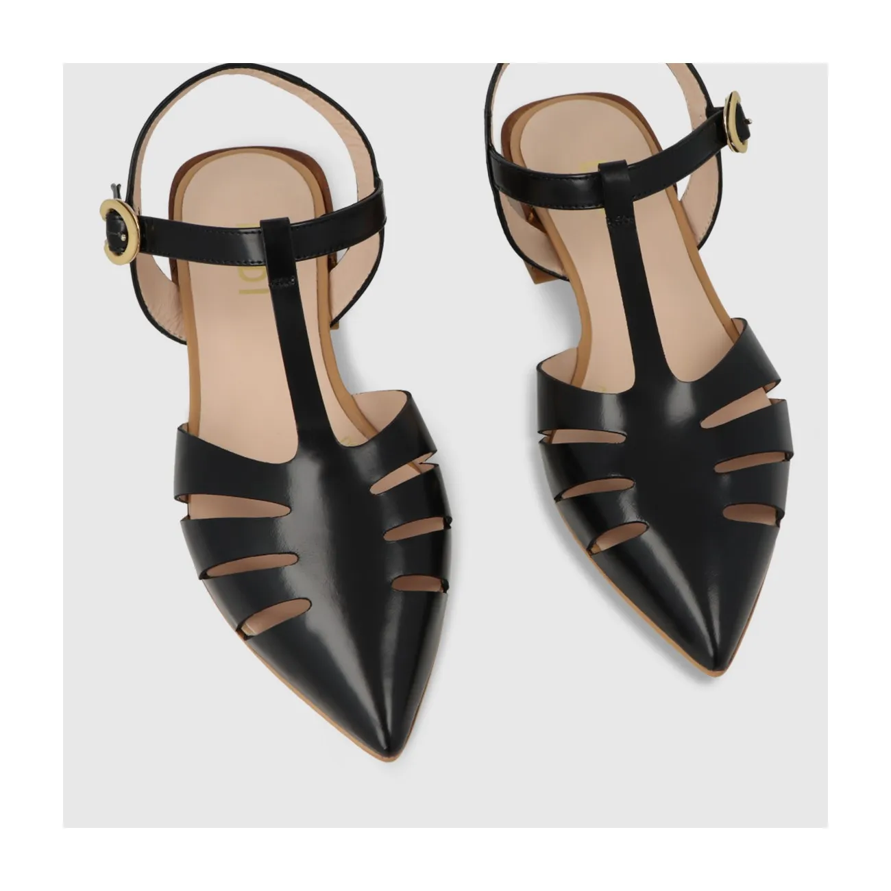 Chaussure plate pour femme en cuir noir. I LODI Chaussures pour femme online.